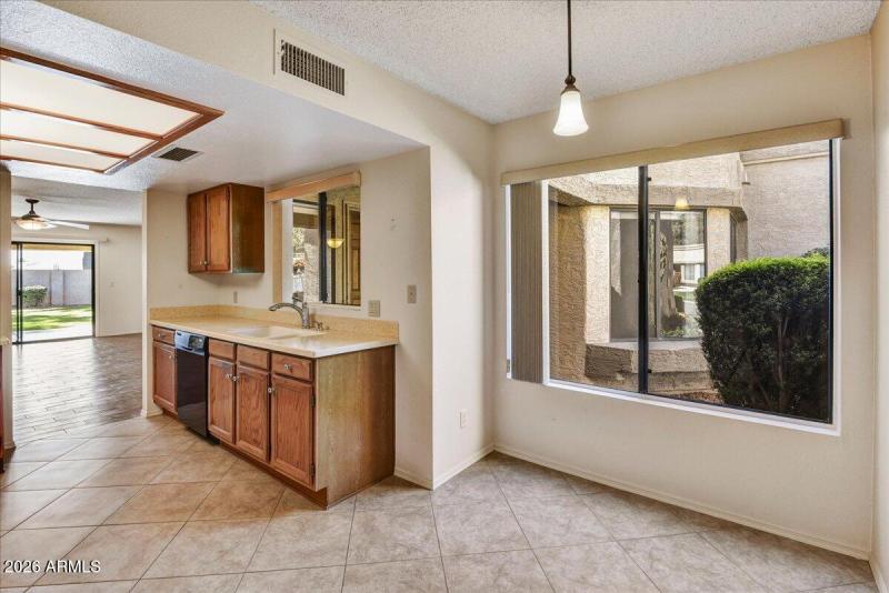 14-Breakfast Nook to Kitchen