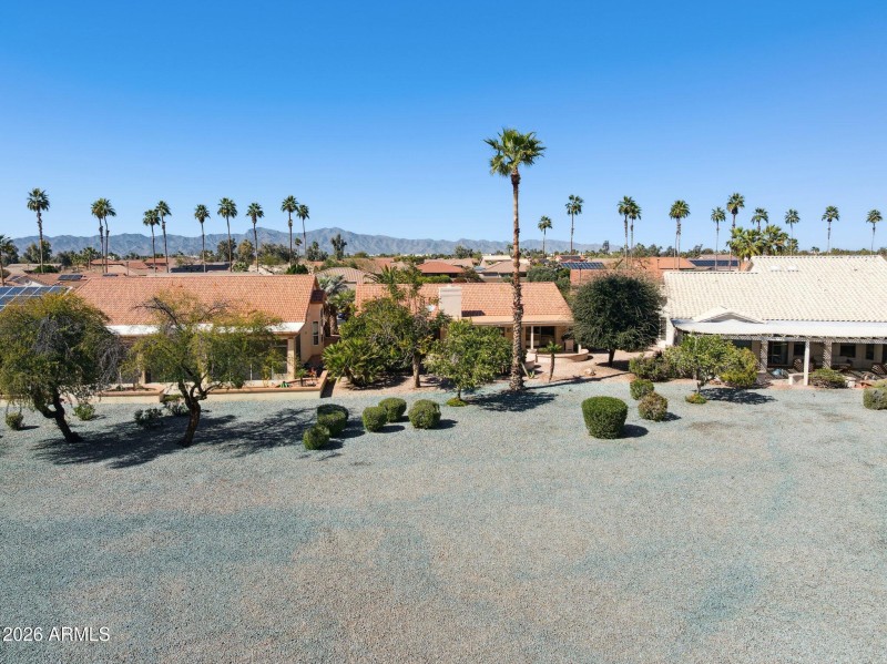 39-EXPANSIVE COMMON AREA