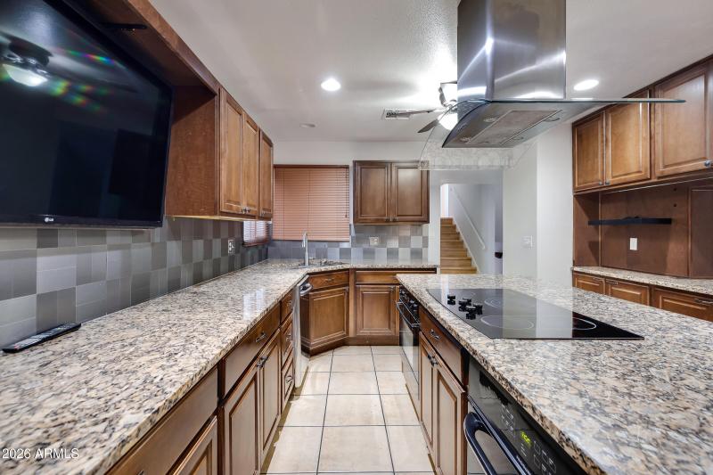 1627 E Fremont Dr-12