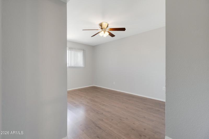 1627 E Fremont Dr-18