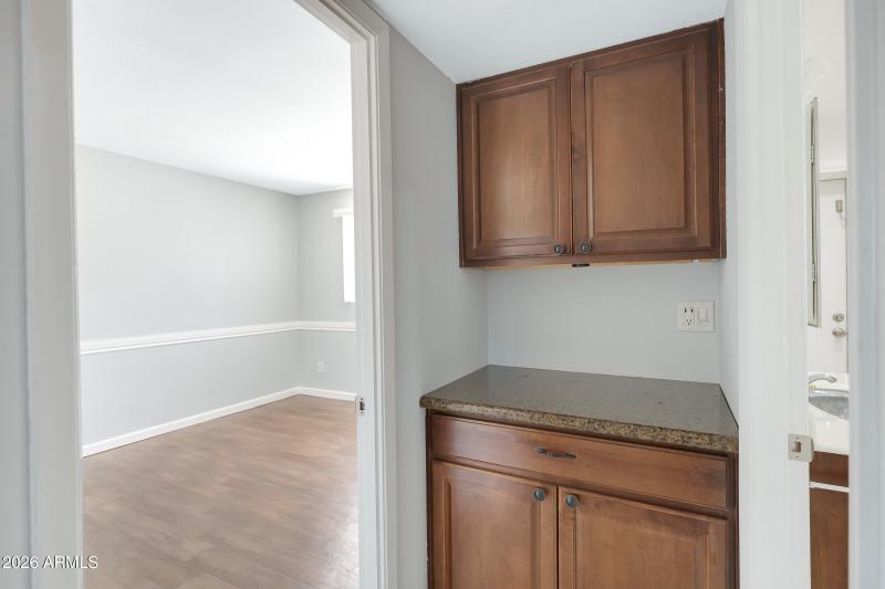 1627 E Fremont Dr-25