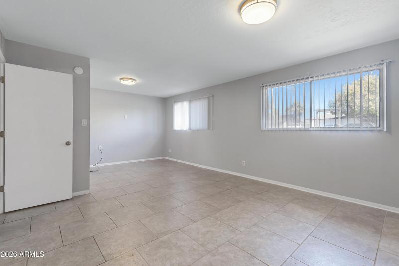 1627 E Fremont Dr-28