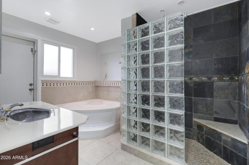 1627 E Fremont Dr-29