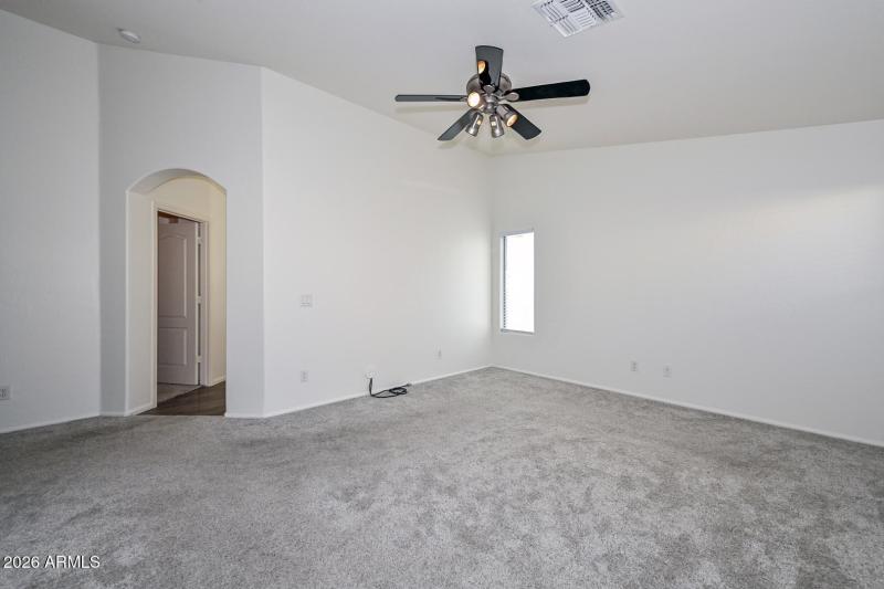 Primary Bedroom2 (5)