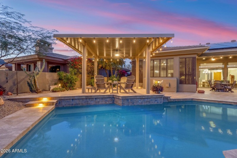 056_Poolside Elevated Patio Lights