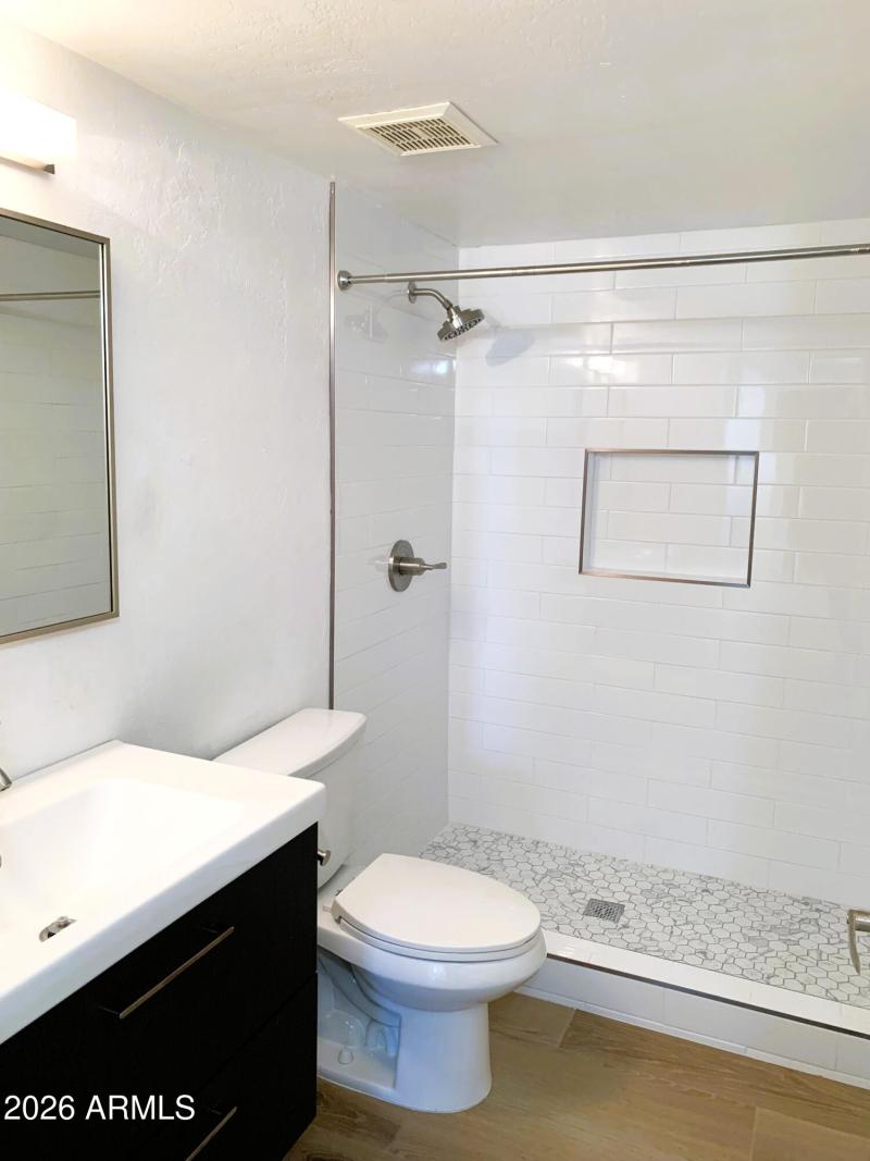 DC photo guest bath 1