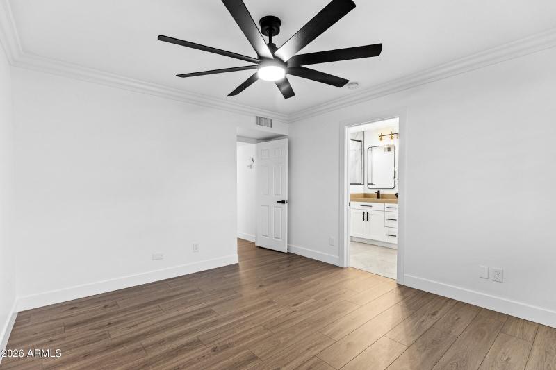 3716 E Dartmouth St-29