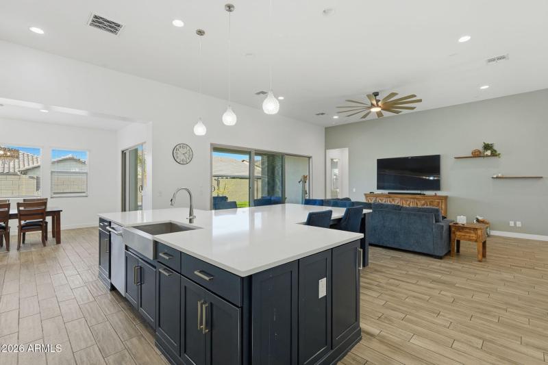 Expanded Entertainers Island