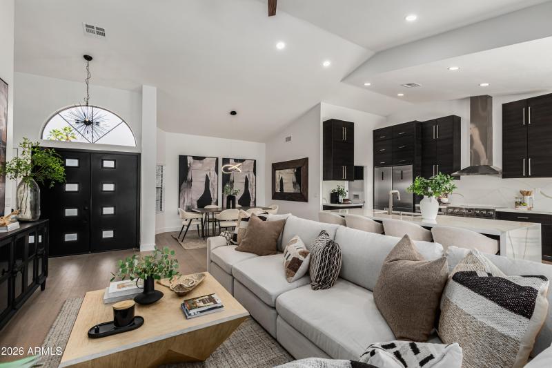 5239 E Kathleen Great room