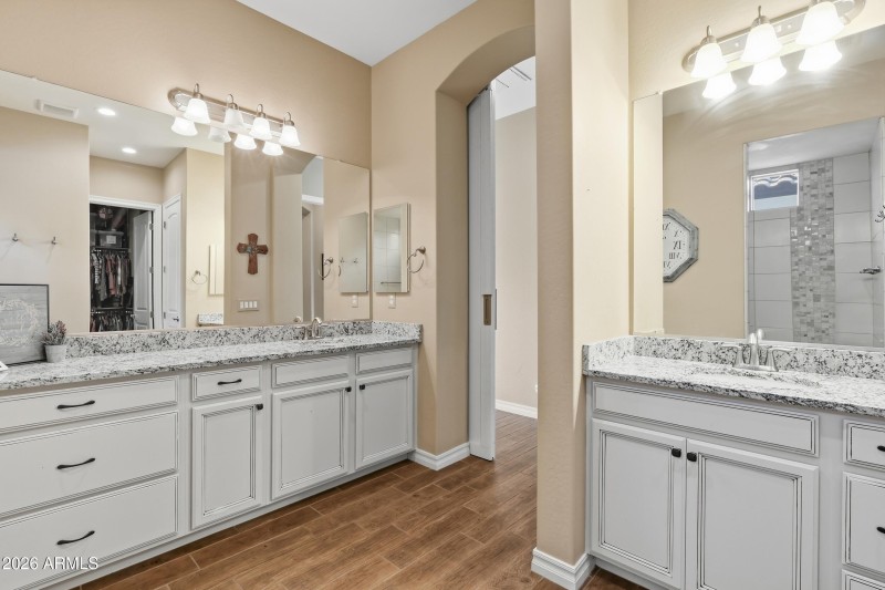 Pretty master bath