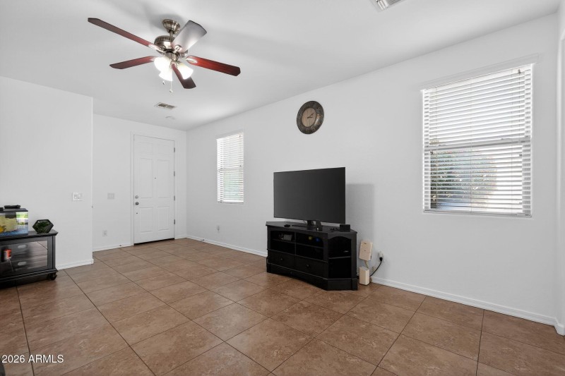 12_27327_N_54th_Ave_Phoenix_AZ_85083-Liv