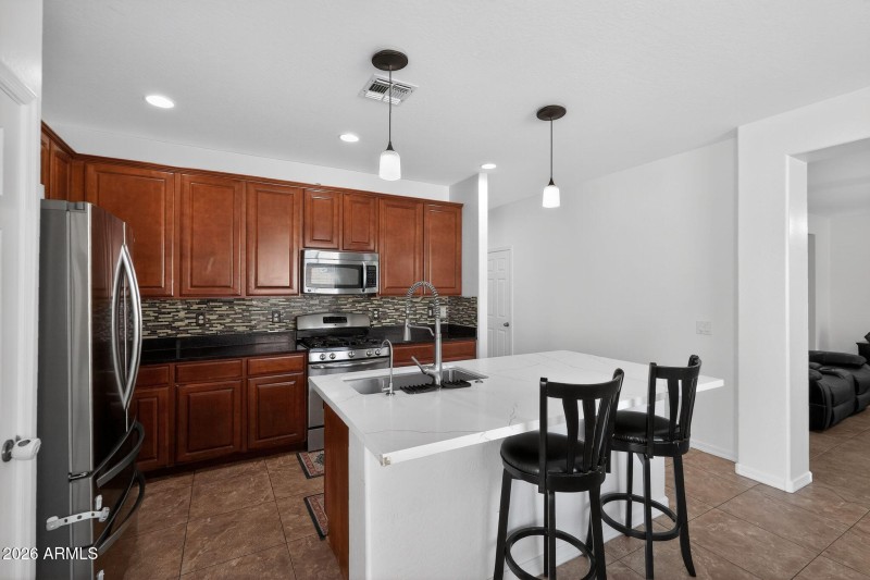 14_27327_N_54th_Ave_Phoenix_AZ_85083-Kit