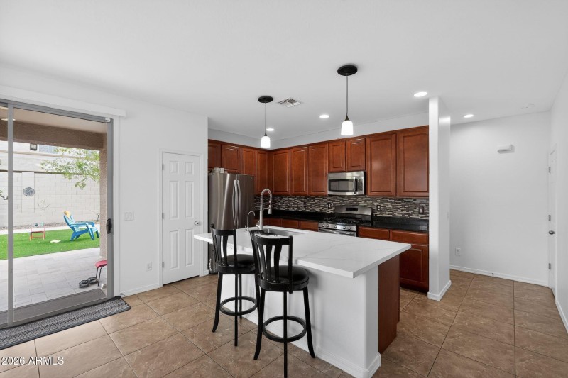 16_27327_N_54th_Ave_Phoenix_AZ_85083-Kit