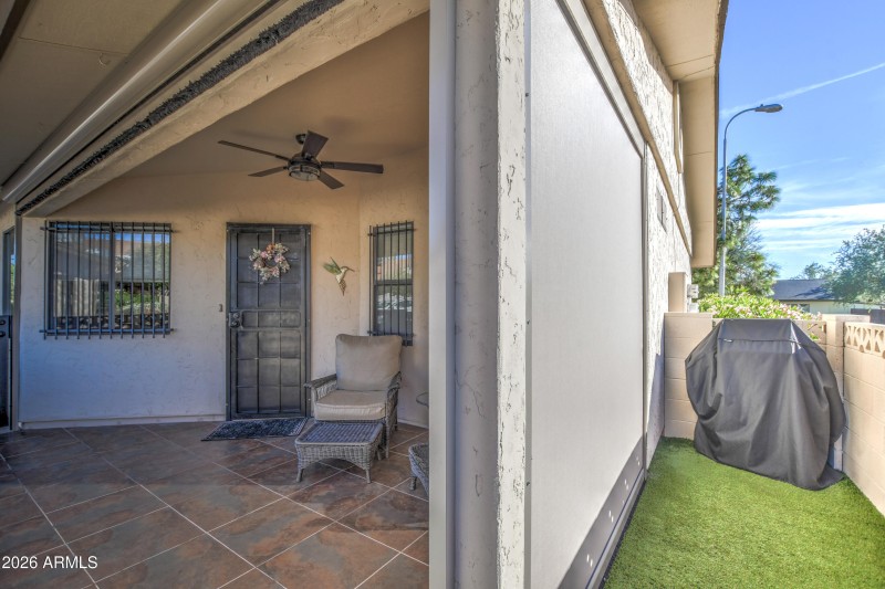 Retractable Privacy Screens