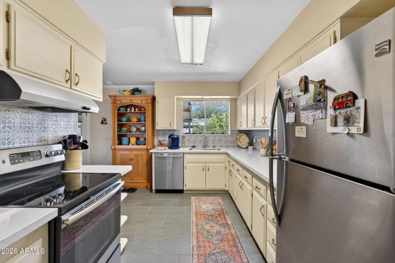 6-web-or-mls-05W Peoria Ave