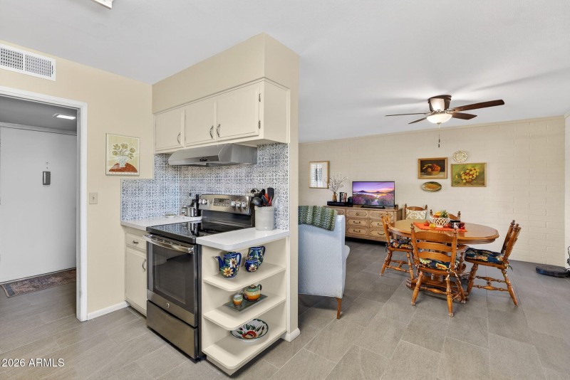 9-web-or-mls-06W Peoria Ave