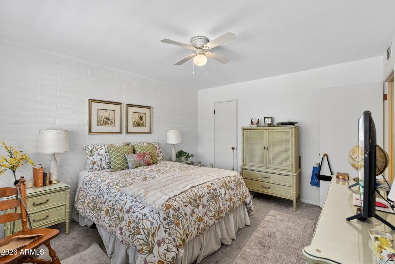 14-web-or-mls-15W Peoria Ave