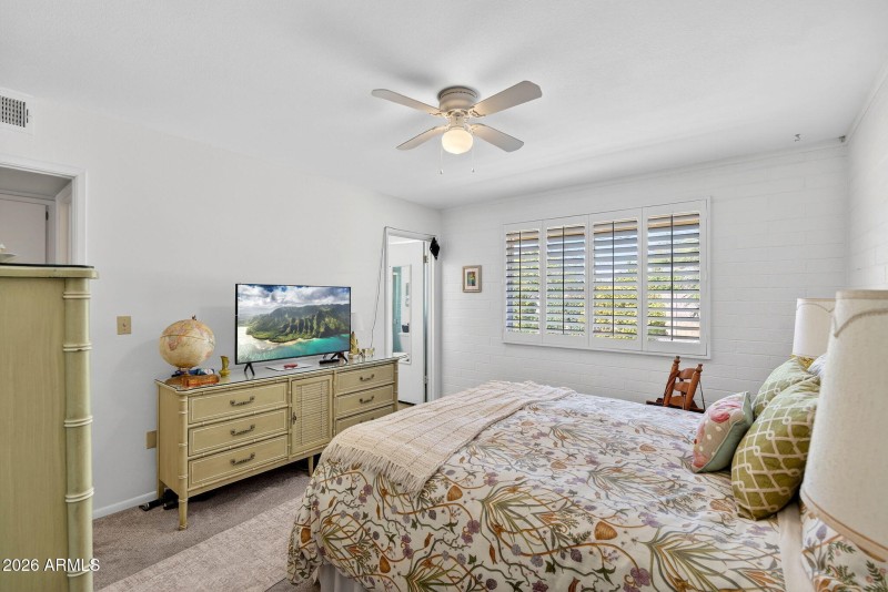 15-web-or-mls-16W Peoria Ave