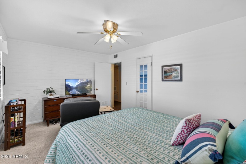 19-web-or-mls-11W Peoria Ave