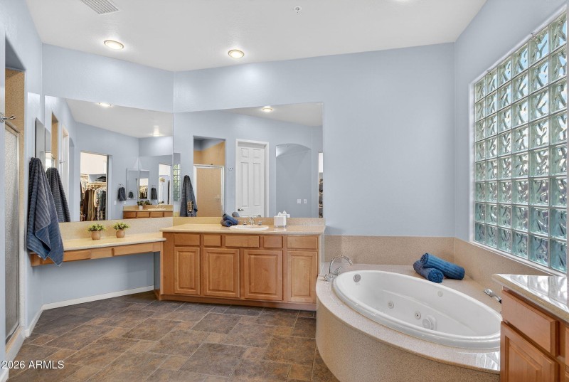 30-web-or-mls-52E Geronimo Rd