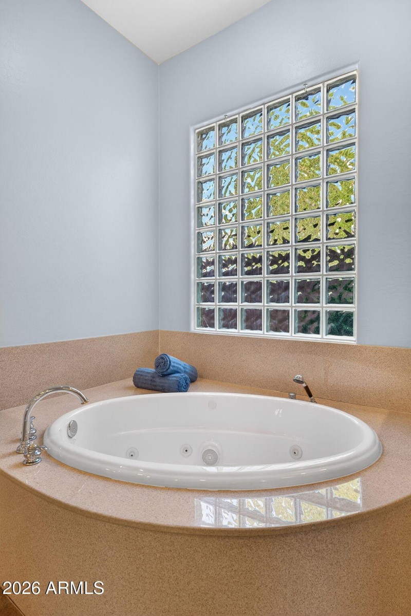 33-web-or-mls-58E Geronimo Rd