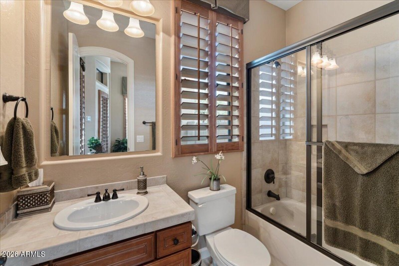 Casita Full Bathroom