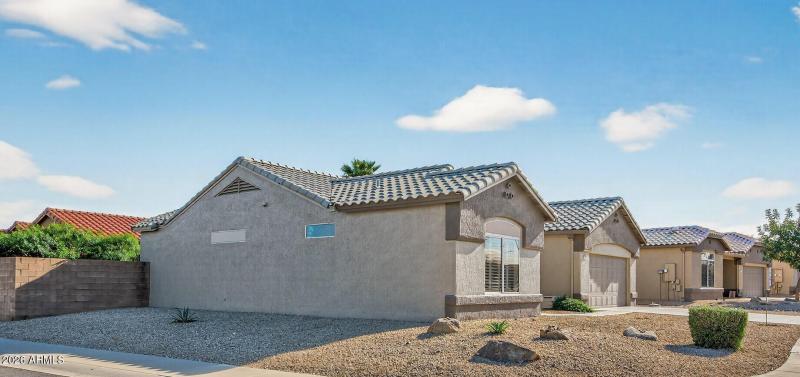 Fully enlcosed back yard