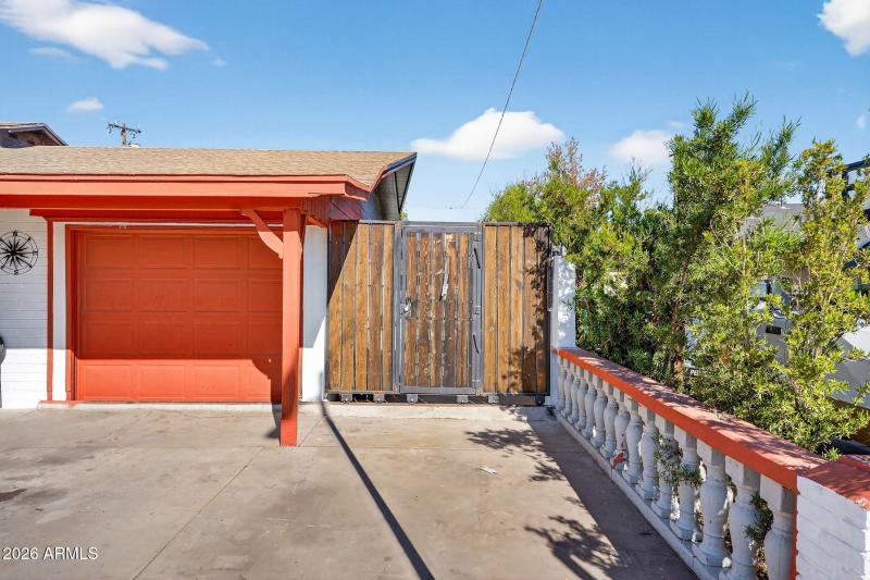 4-web-or-mls-04-W Flower St