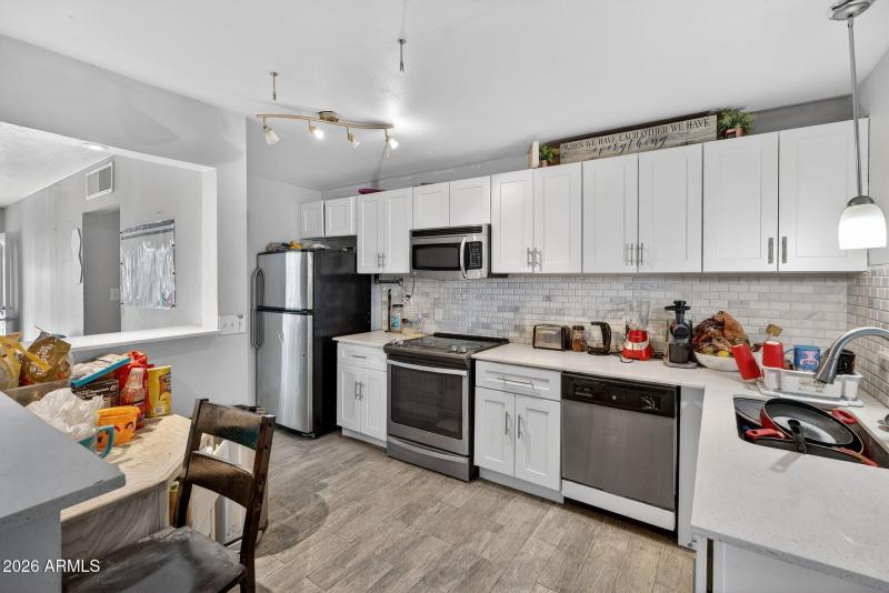 17-web-or-mls-18-W Flower St