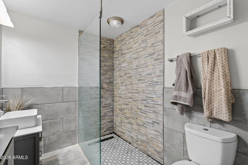 21-web-or-mls-21-W Flower St