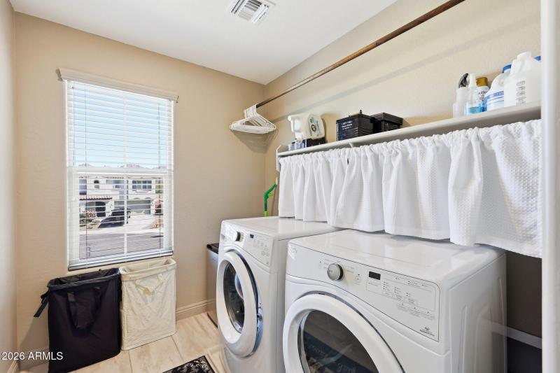 Washer & Dryer Included