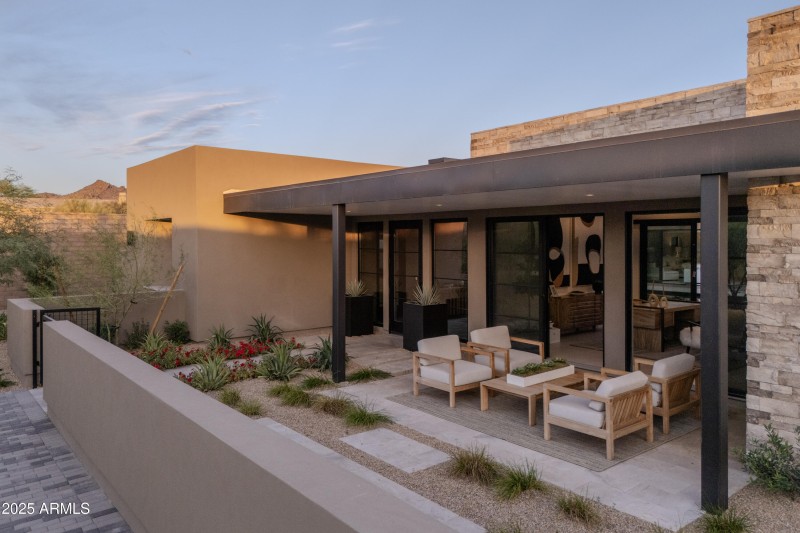 68-DJI_20250530191425_0450_D