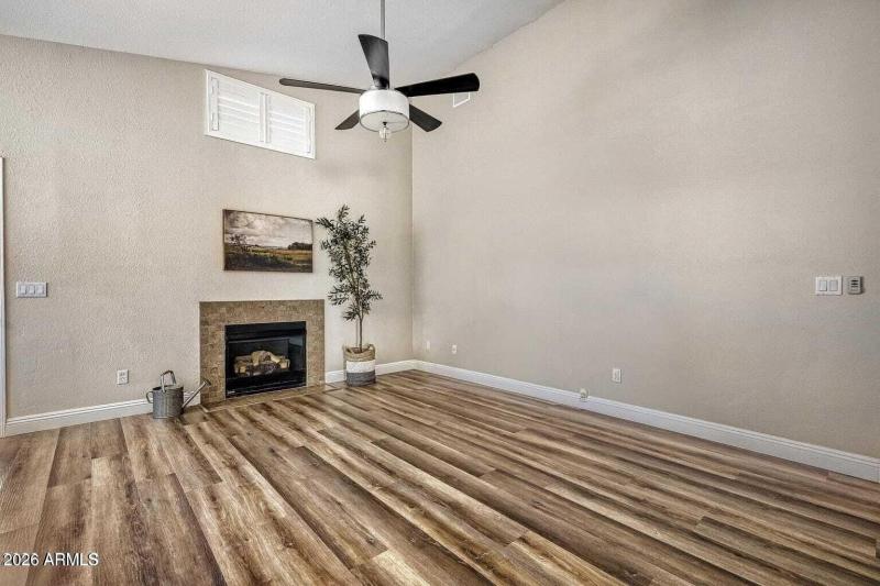 10848 W Louise Dr -- Family Room.jpg