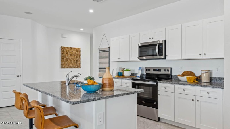 Photo is of model. Packages may vary.