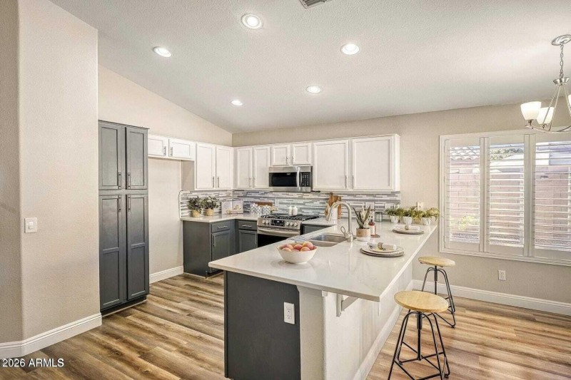 10848 W Louise Dr -- Kitchen.jpg