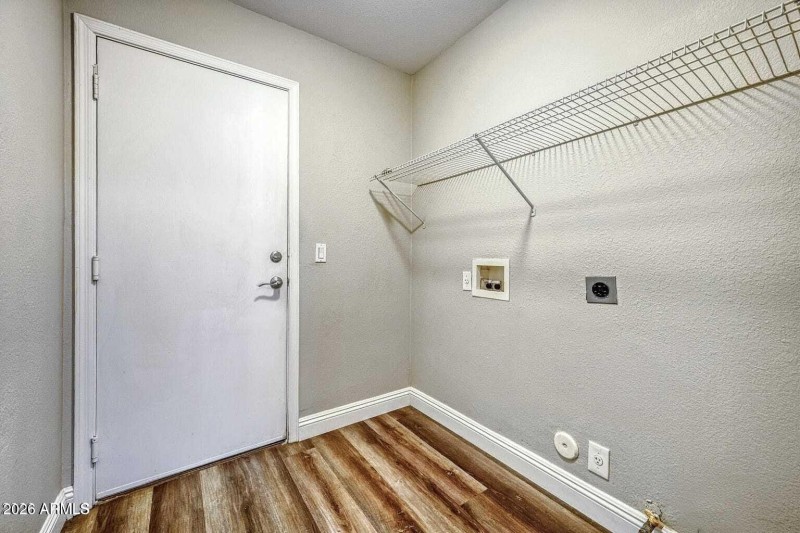 10848 W Louise Dr -- Laundry Room