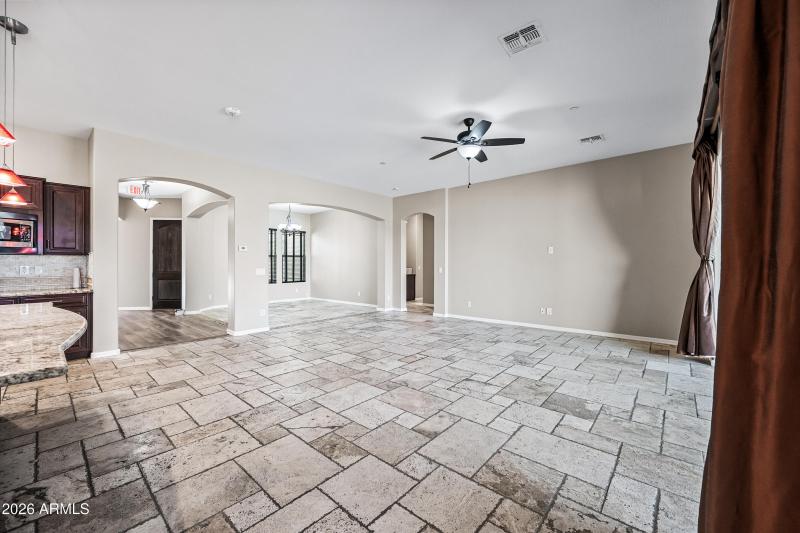 11-2396N156D-ocupix-