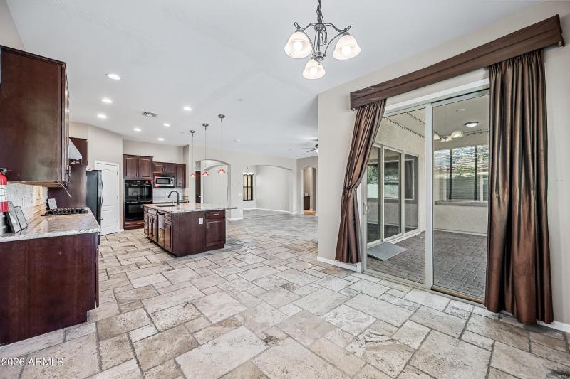 21-2396N156D-ocupix-