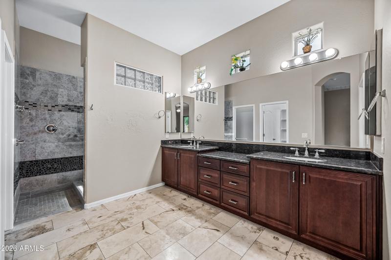 32-2396N156D-ocupix-