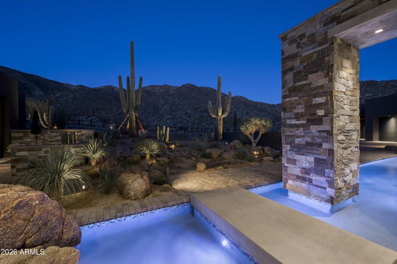 Dramatic View from Entry