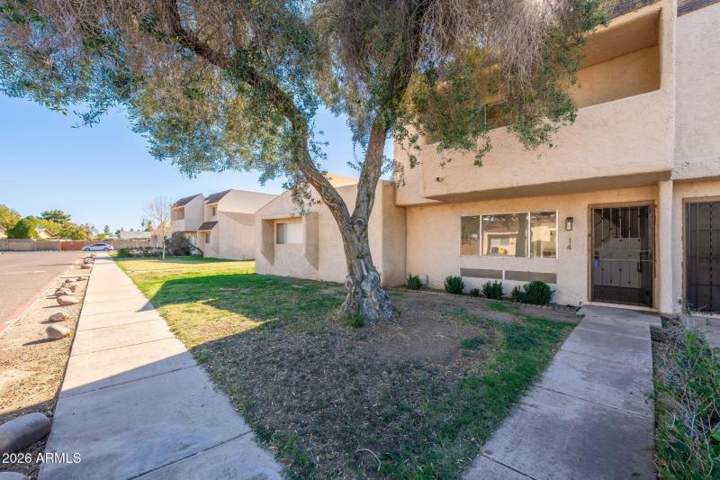 950 S Valencia Unit 14 - 02