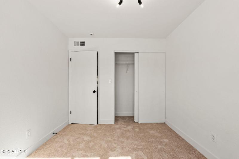 950 S Valencia Unit 14 - 23