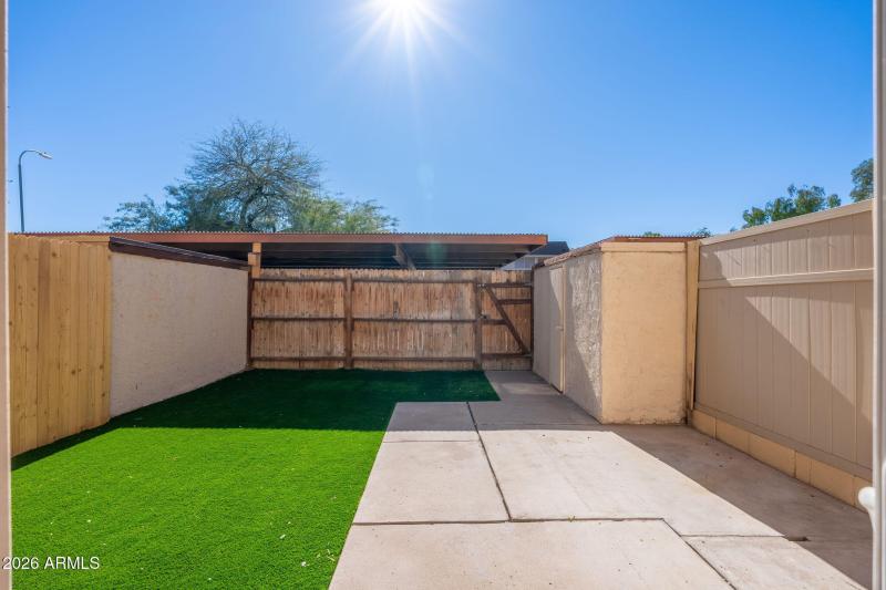 950 S Valencia Unit 14 - 26