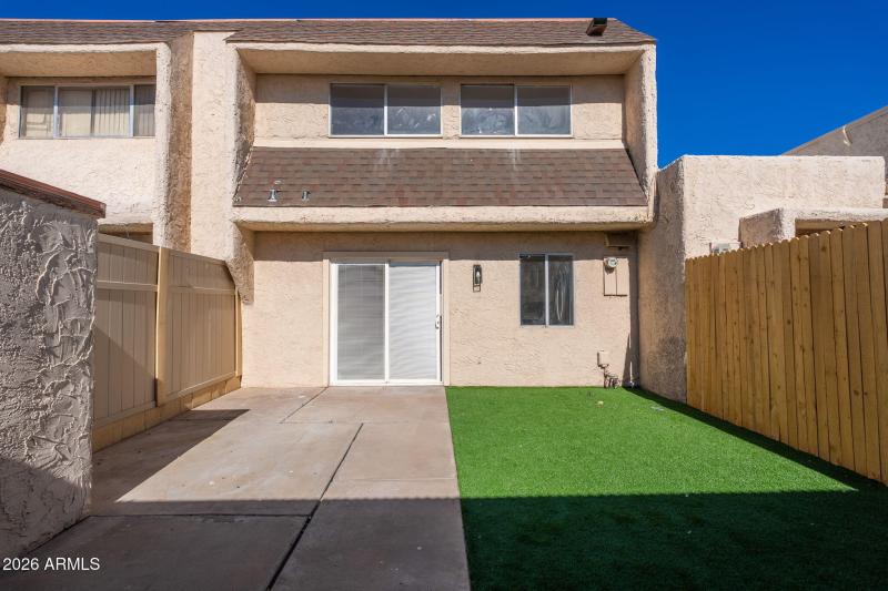 950 S Valencia Unit 14 - 27