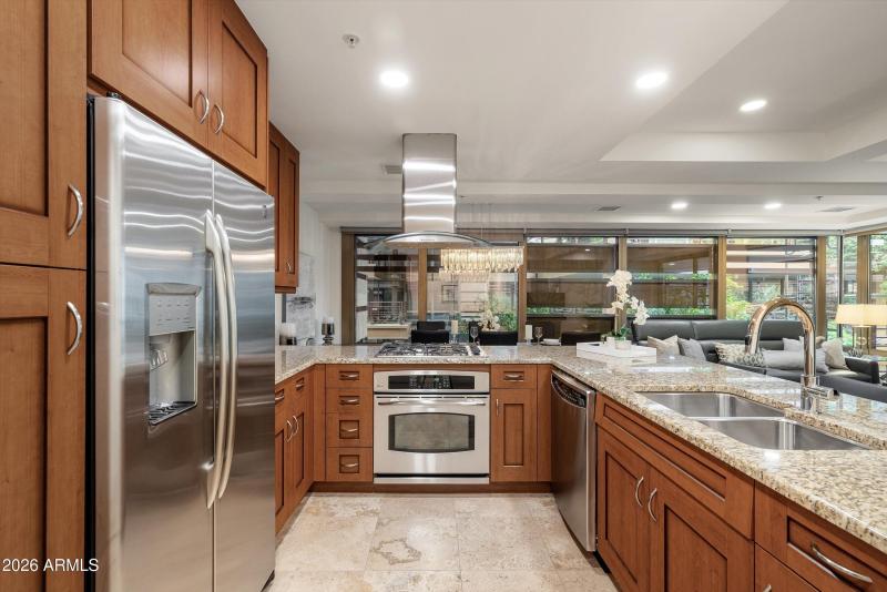 05-7157 E Rancho Vista #2012_05