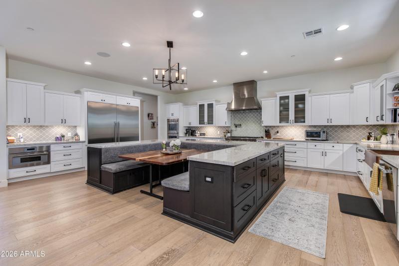 Plenty of Room for Entertaining