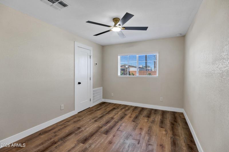 554 W Lincoln Ave-22