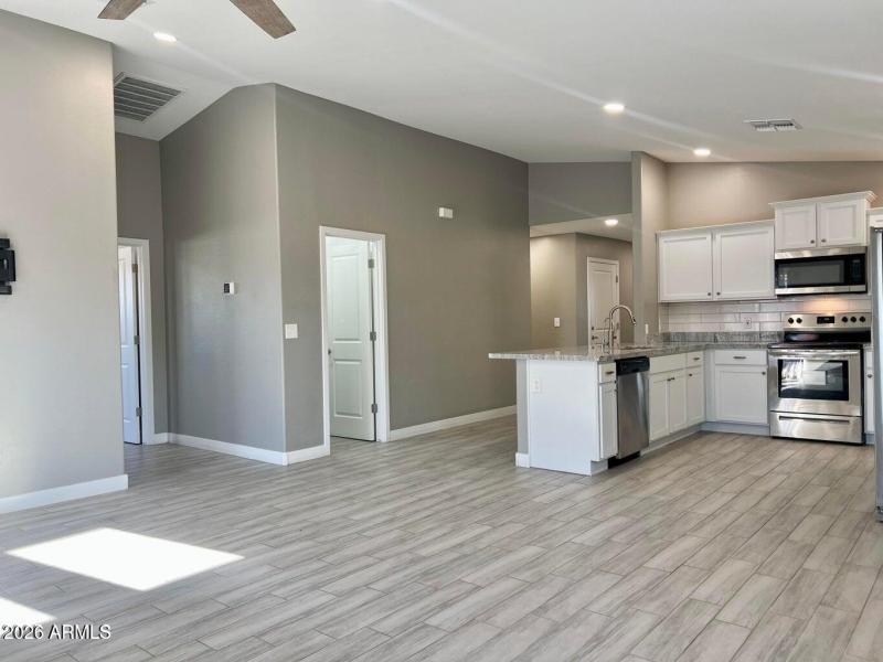 20250914060626696107000000-o