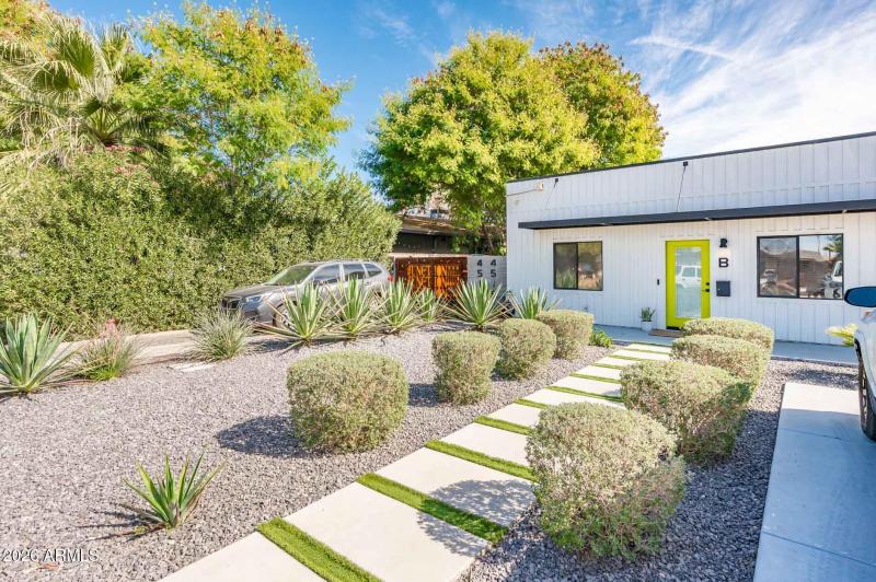 4513 Driveway - 2 of 4 Spaces