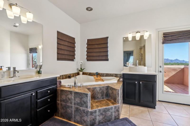 Upstairs Primary Bathroom